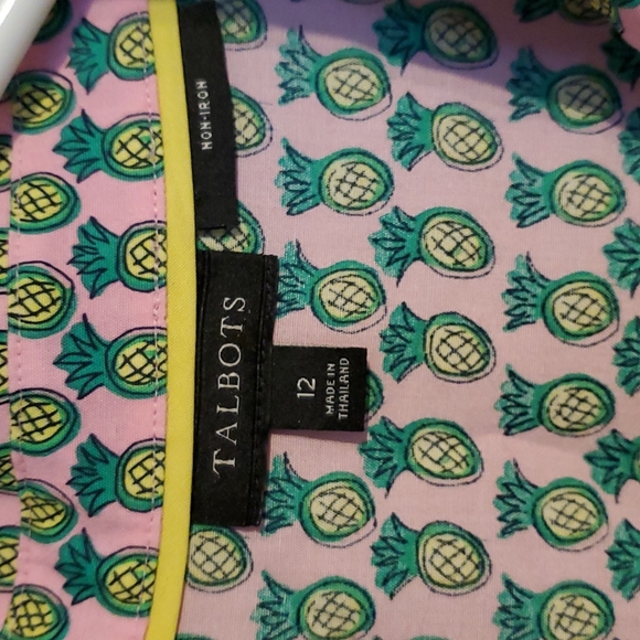 Talbots women's 12 pink button-down, collared tank top with pineapple 🍍 - Picture 2 of 6